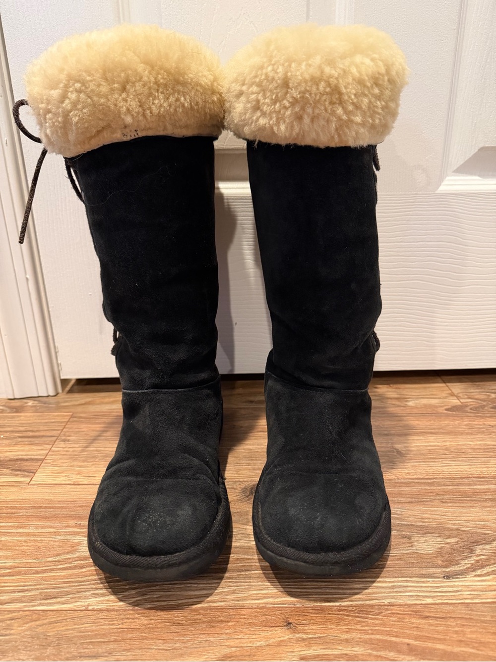 ✨ Rare UGG Upside Tall Black Suede Shearling Lace Up Boots - Size 7 Excellent!
